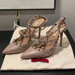 Valentino Rockstud Leather Caged Pump, size 7